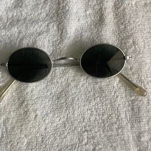 Elegant Silver Round Sunglasses